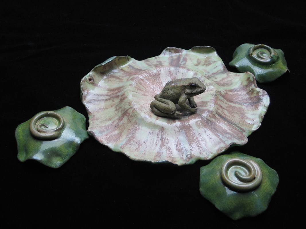 sculpture-lilypads